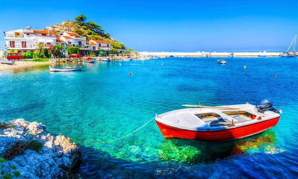 Κατακτά την κορυφή η Ελλάδα στον τουρισμό - Ψηφίζουν ''ναι'' οι Πολωνοί